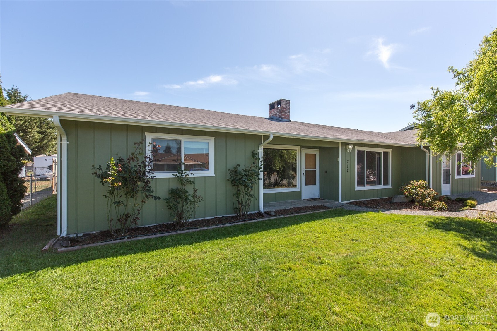 717 East Spruce Street Sequim, WA 98382 - Photo 1 of 40