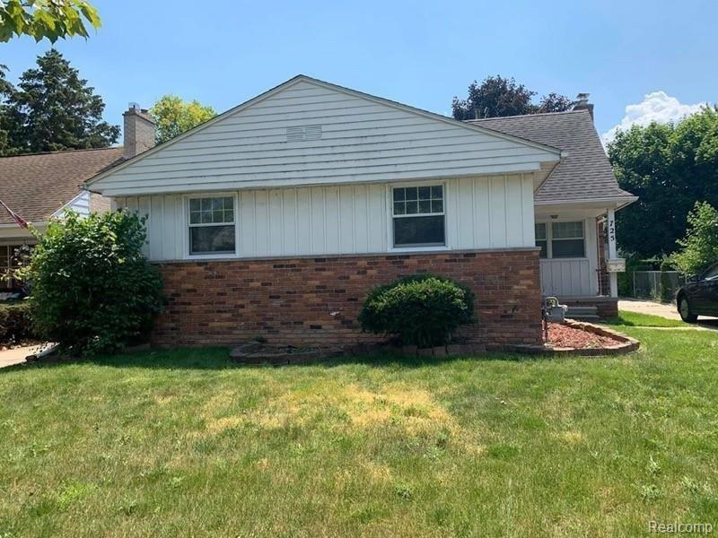 725 Vernier Road Grosse Pointe Woods, MI 48236 - Photo 1 of 25