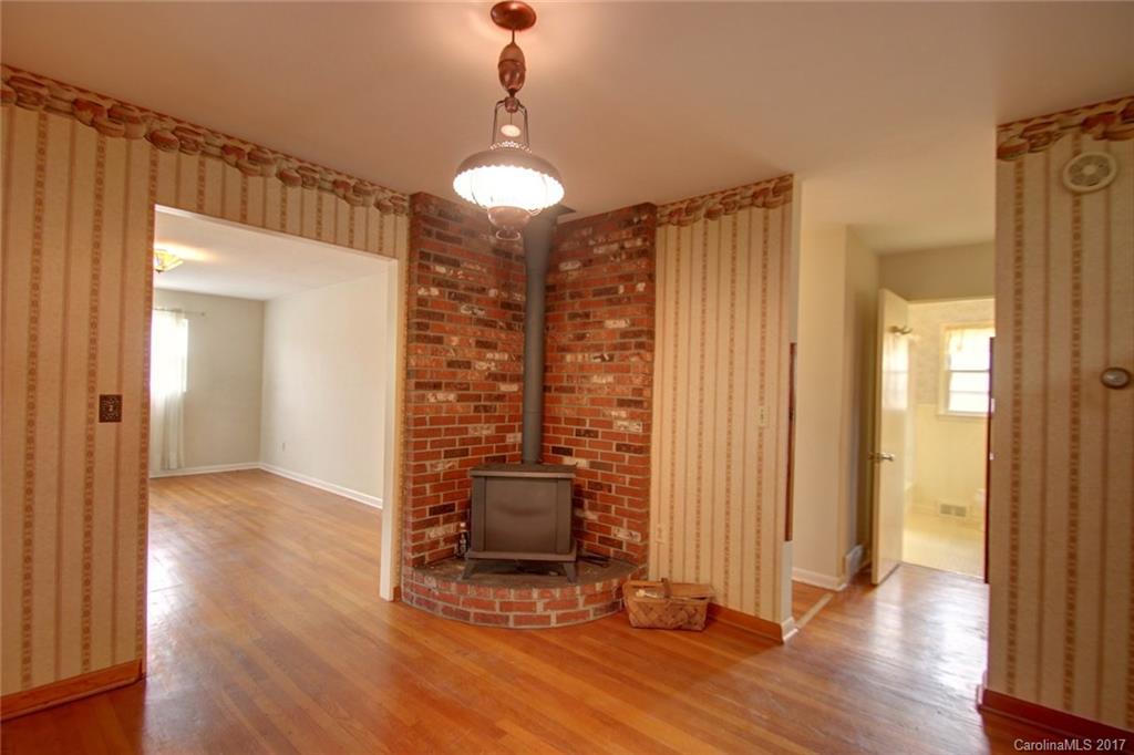 1050 Ratcliff Cove Road Waynesville, NC 28786 - Photo 8 of 19