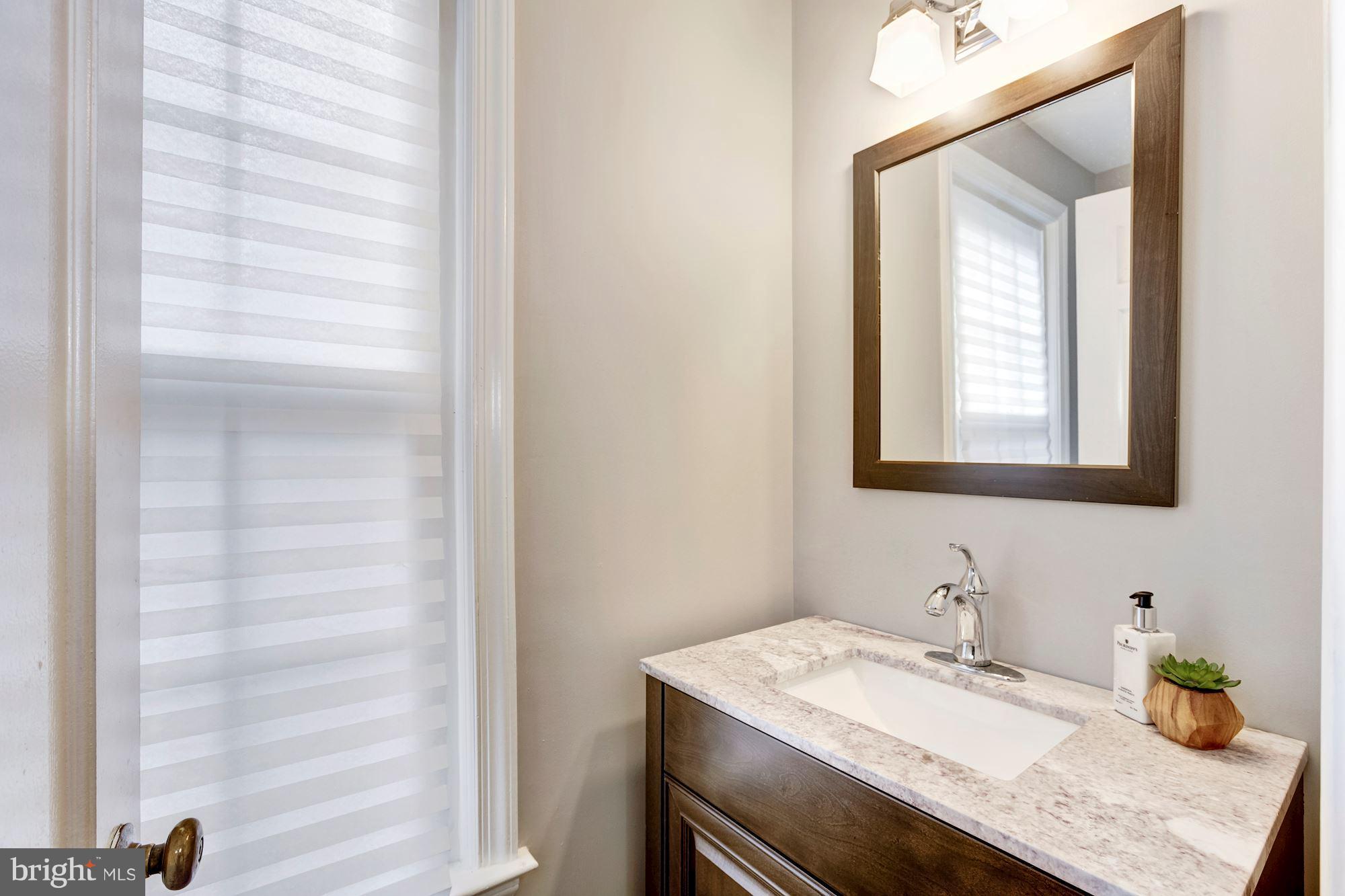 5223 Farrington Road Bethesda, MD 20816 - Photo 14 of 27 Powder Room