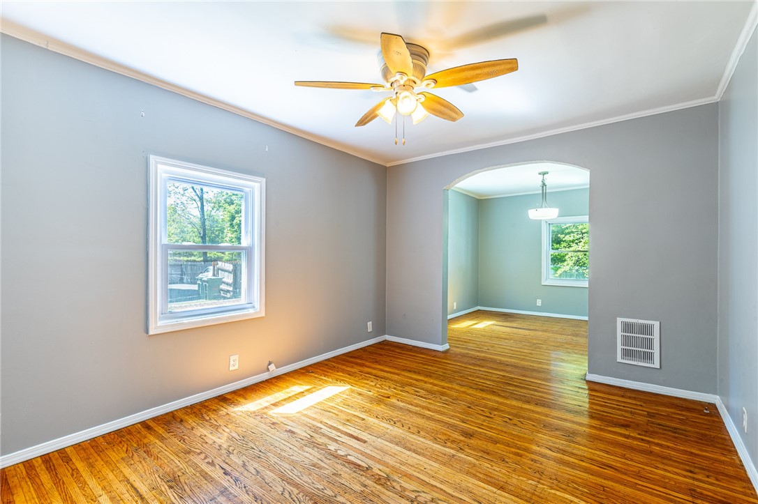 256 Ave D Rochester, NY 14621 - Photo 10 of 43