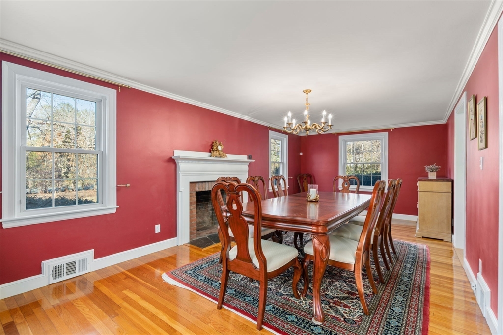 291 Concord Road Wayland, MA 01778 - Photo 6 of 36