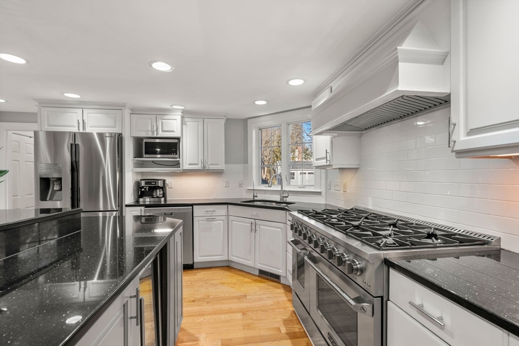 291 Concord Road Wayland, MA 01778 - Photo 8 of 36