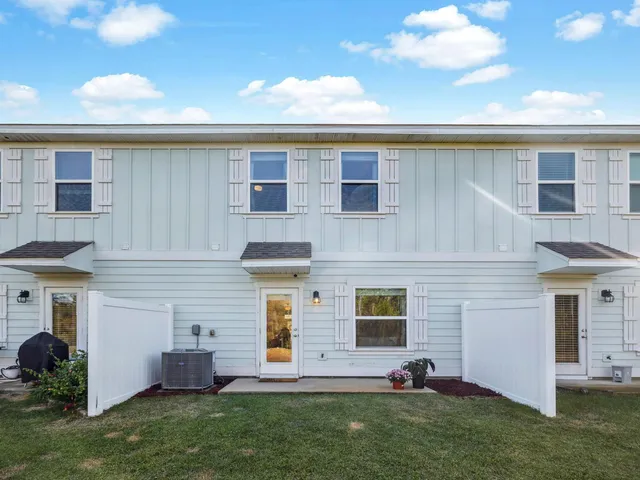 a front view of house with yard