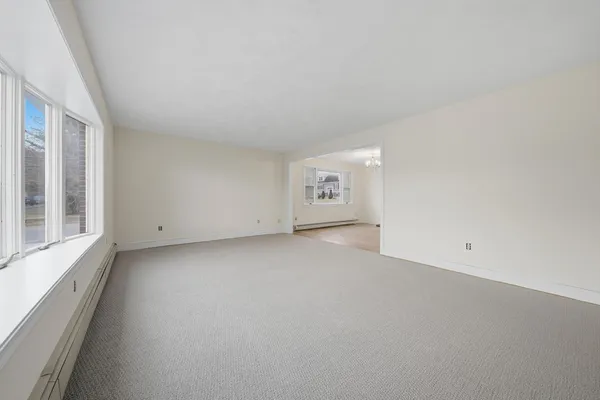 $4,200 | 99 Garfield Avenue, Unit A, Woburn, MA 01801