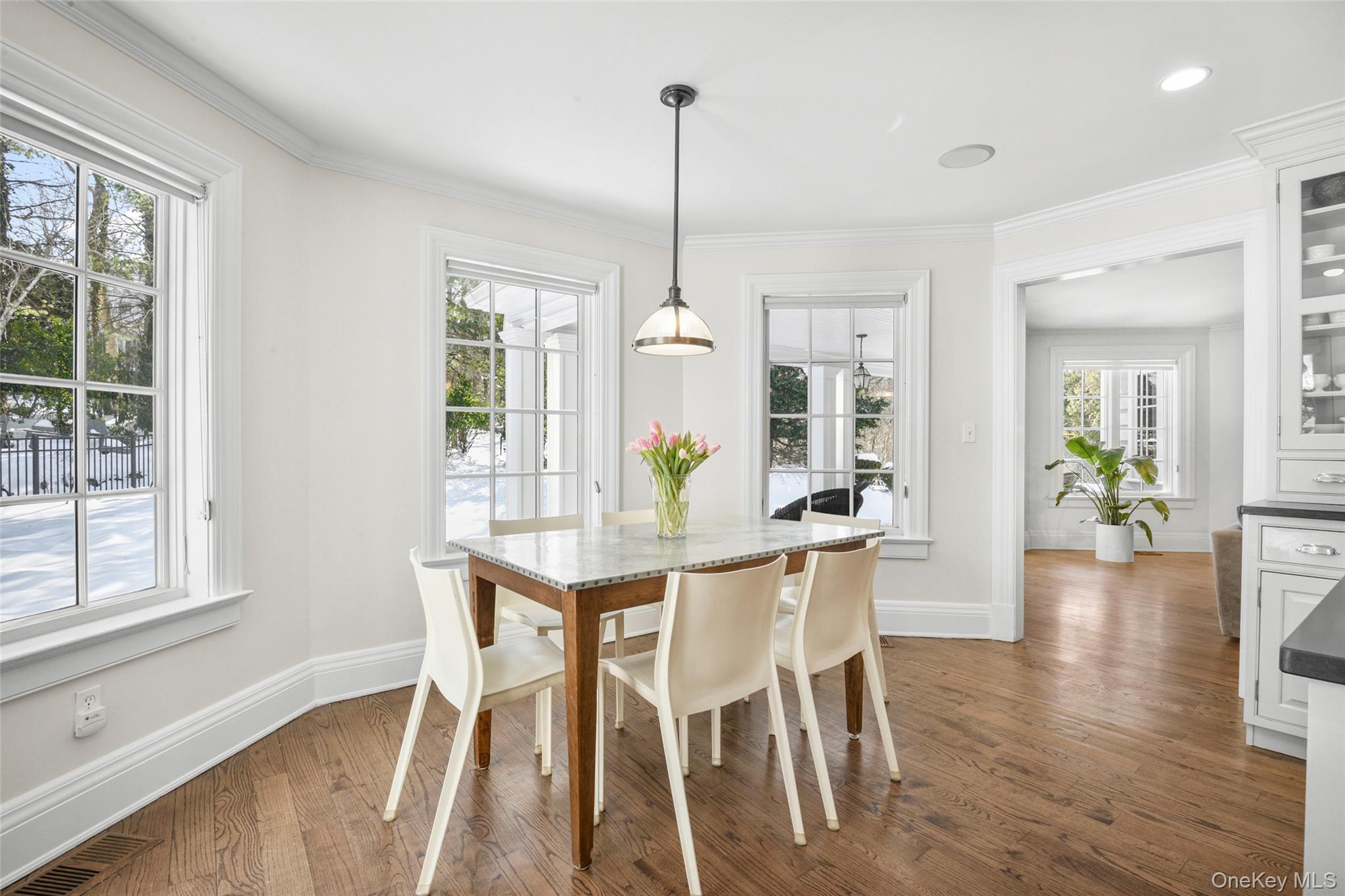 10 Hilltop Road Larchmont, NY 10538 - Photo 12 of 50 Breakfast area of eat-in kitchen with access to bluestone patio.