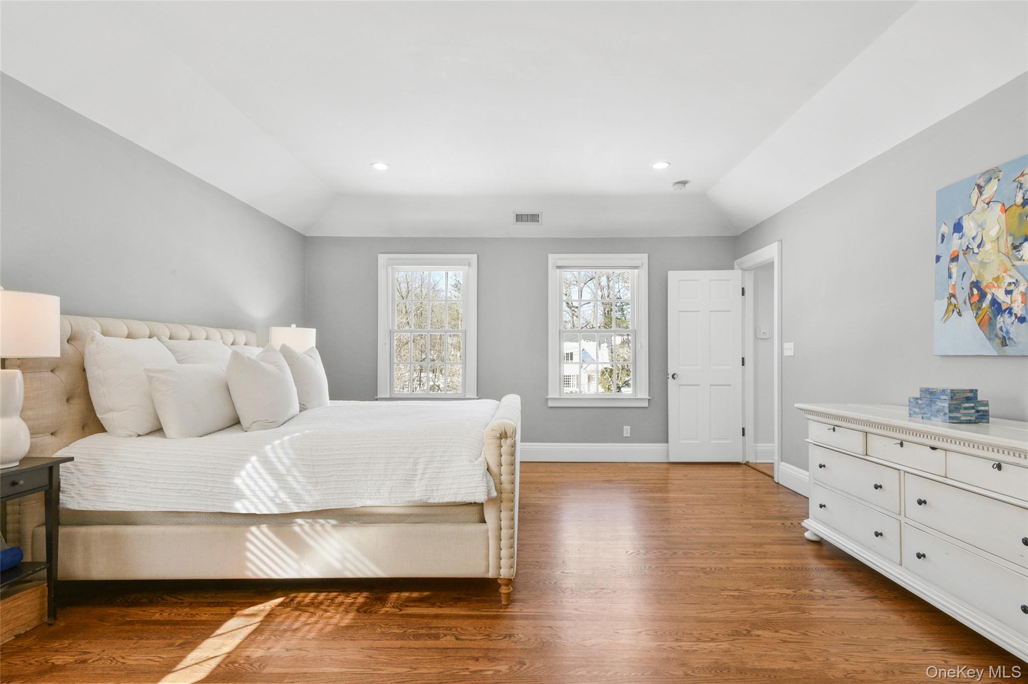 10 Hilltop Road Larchmont, NY 10538 - Photo 24 of 50 Spacious primary bedroom.