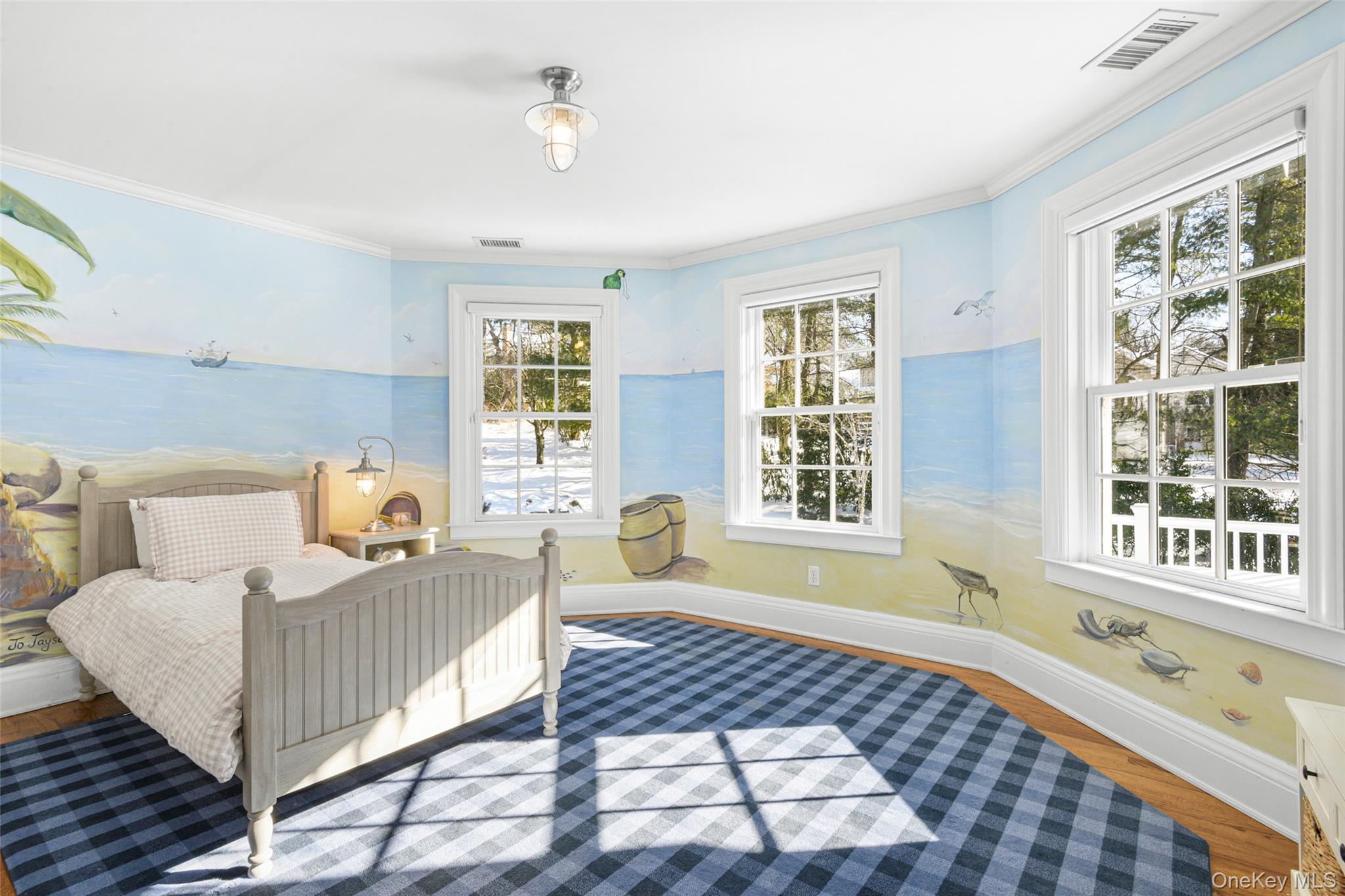 10 Hilltop Road Larchmont, NY 10538 - Photo 31 of 50 Bright bedroom with two custom closets.