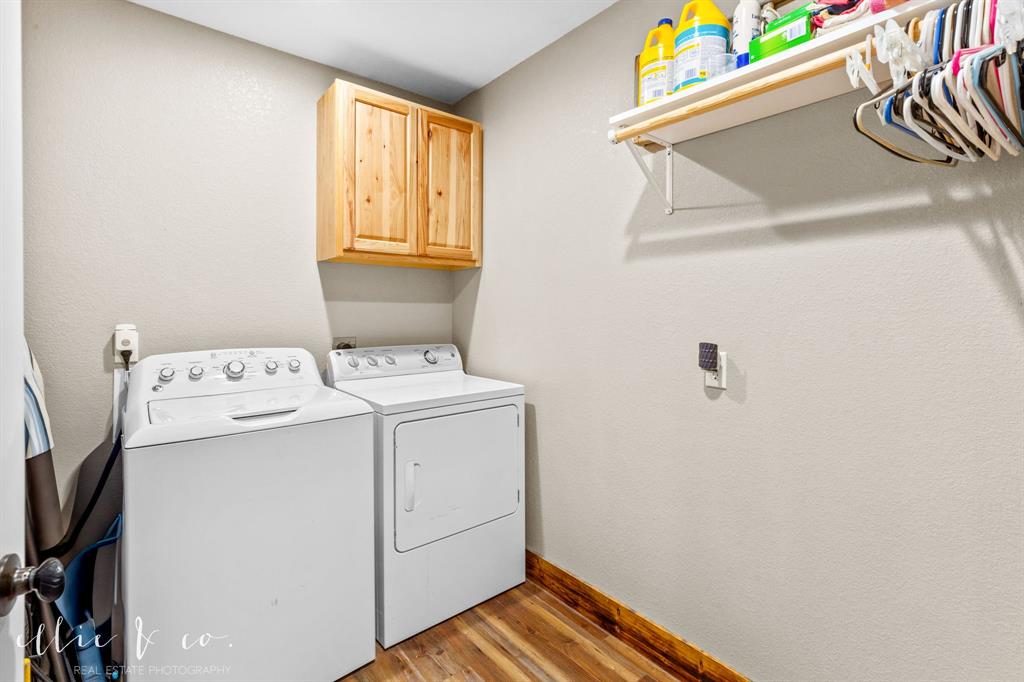 342 County Road 644 Merkel, TX 79536 - Photo 21 of 36 a utility room with dryer and washer