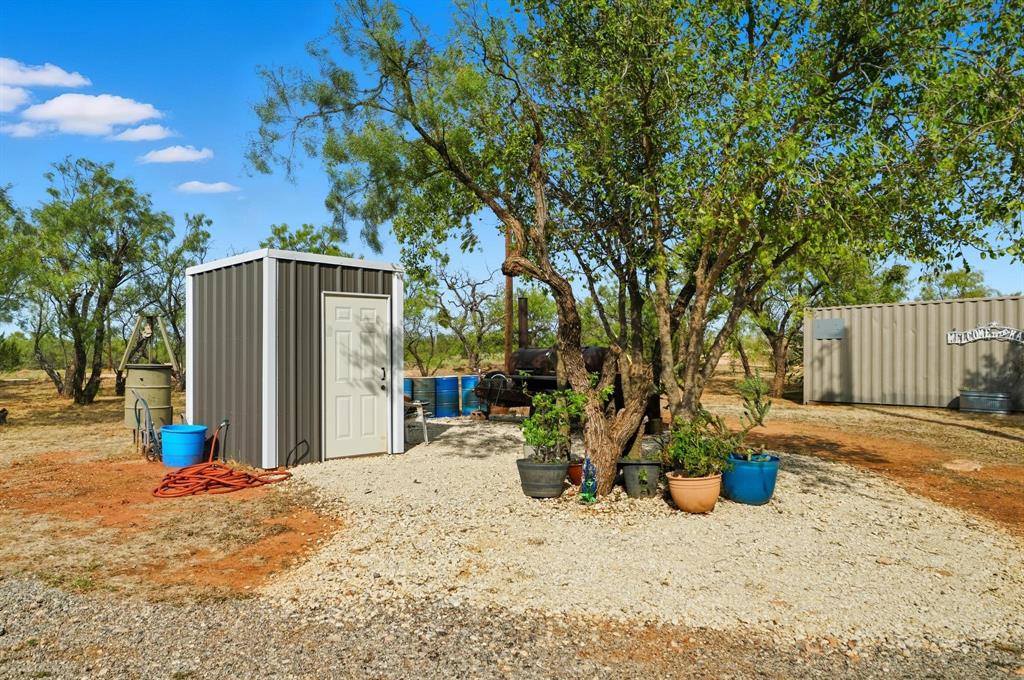 342 County Road 644 Merkel, TX 79536 - Photo 34 of 36 a view of a backyard of the house