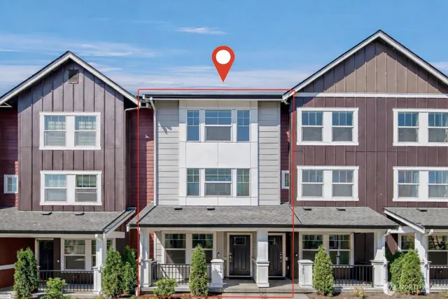 $985,000 | 19244 Northeast 69th Circle, Unit 104, Redmond, WA 98052