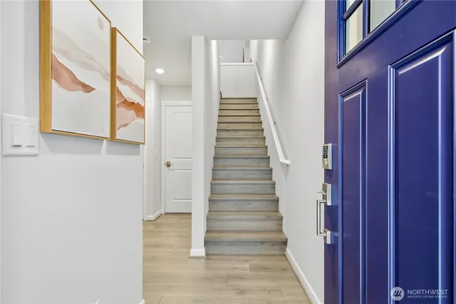 $985,000 | 19244 Northeast 69th Circle, Unit 104, Redmond, WA 98052