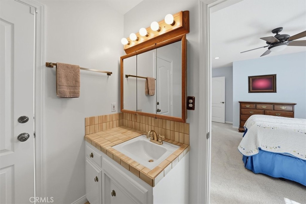 25085 Highspring Avenue Newhall, CA 91321 - Photo 24 of 45