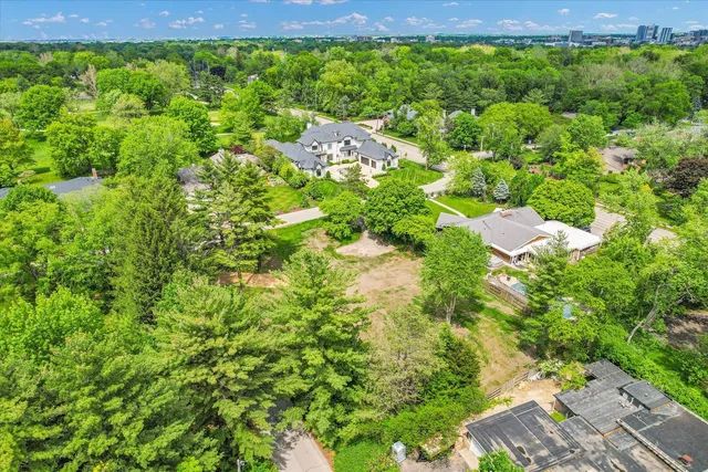 $419,900 | 21 Greencroft Drive, Champaign, IL 61821