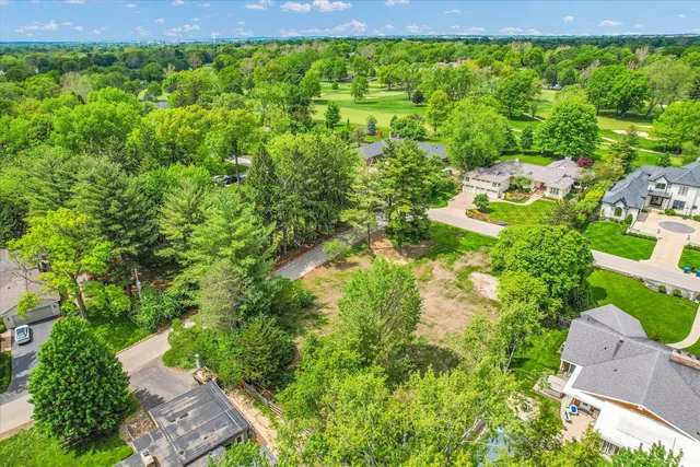 $419,900 | 21 Greencroft Drive, Champaign, IL 61821