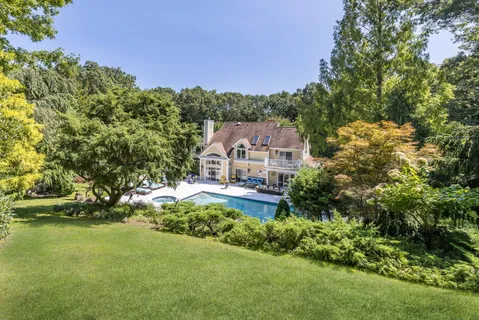 $3,995,000 | 31 Rolling Hill Court West, Sag Harbor, NY 11963