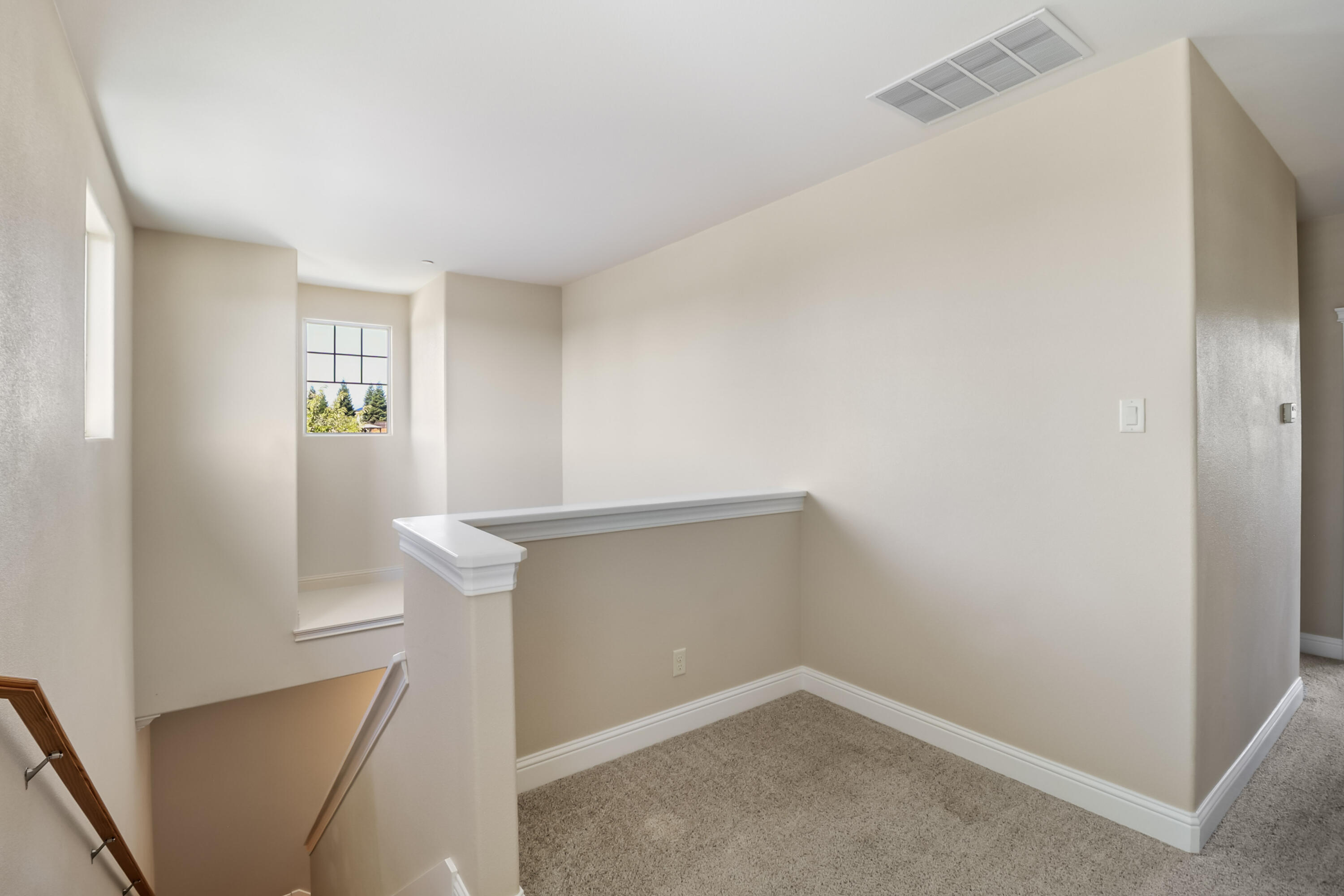 3863 Indian Wells Lane Redding, CA 96002 - Photo 15 of 63 Upstairs landing