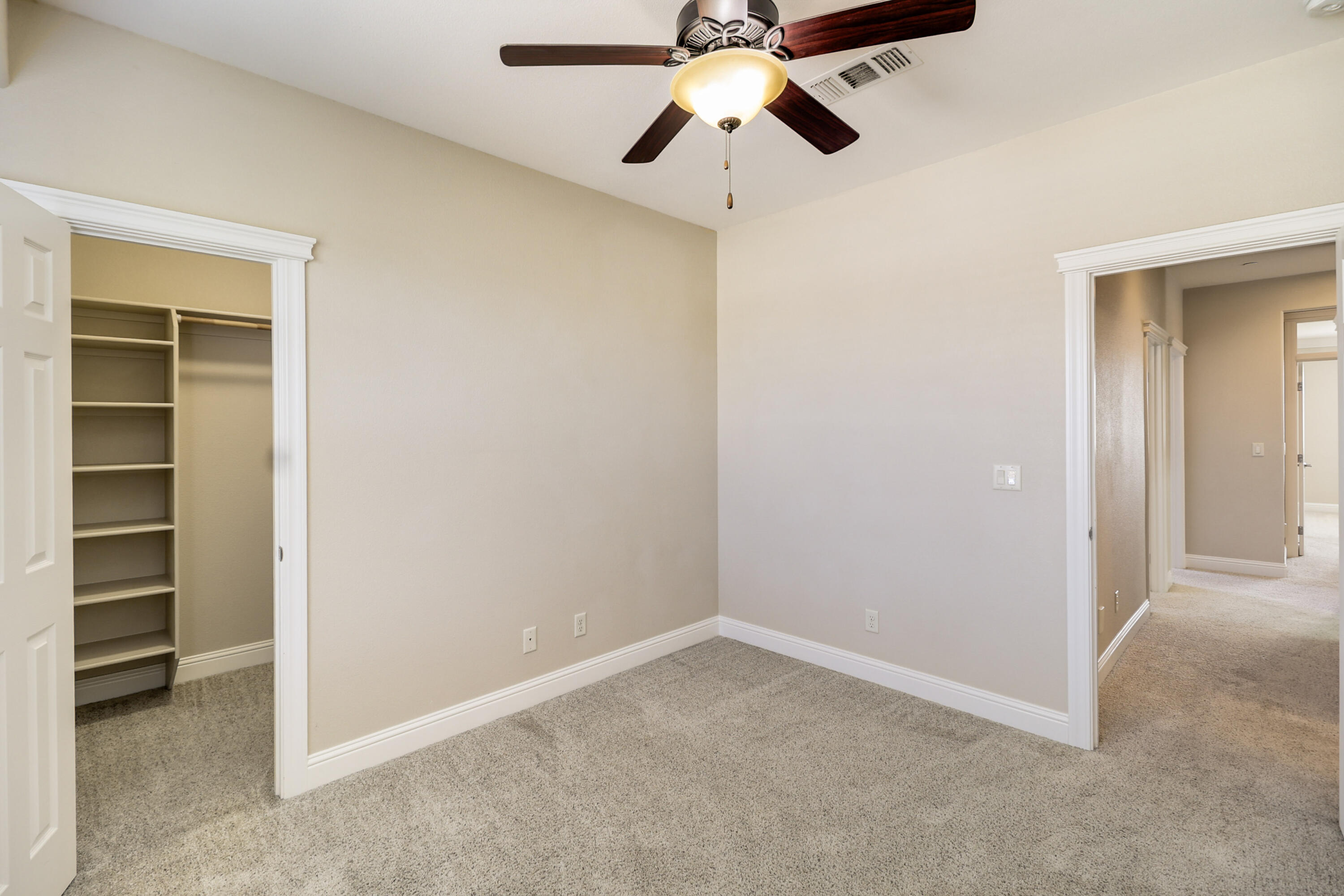 3863 Indian Wells Lane Redding, CA 96002 - Photo 22 of 63 Guest room 3