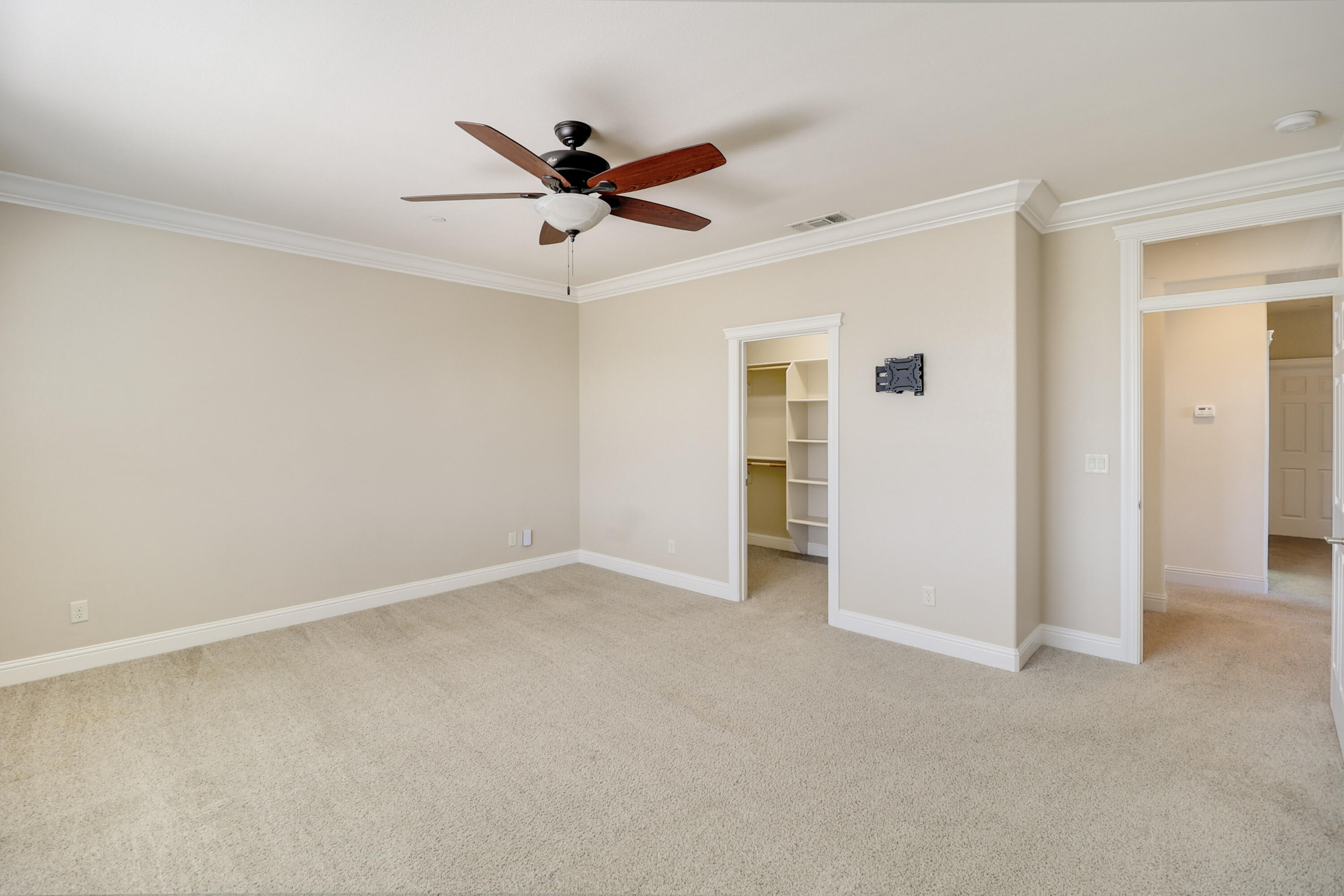 3863 Indian Wells Lane Redding, CA 96002 - Photo 26 of 63 Owners suite