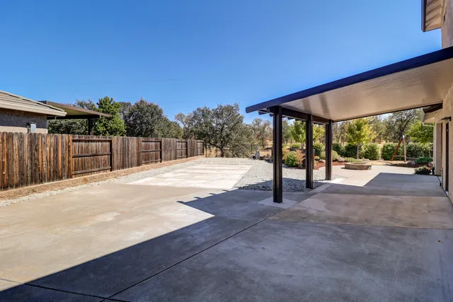 $563,500 | 3863 Indian Wells Lane, Redding, CA 96002