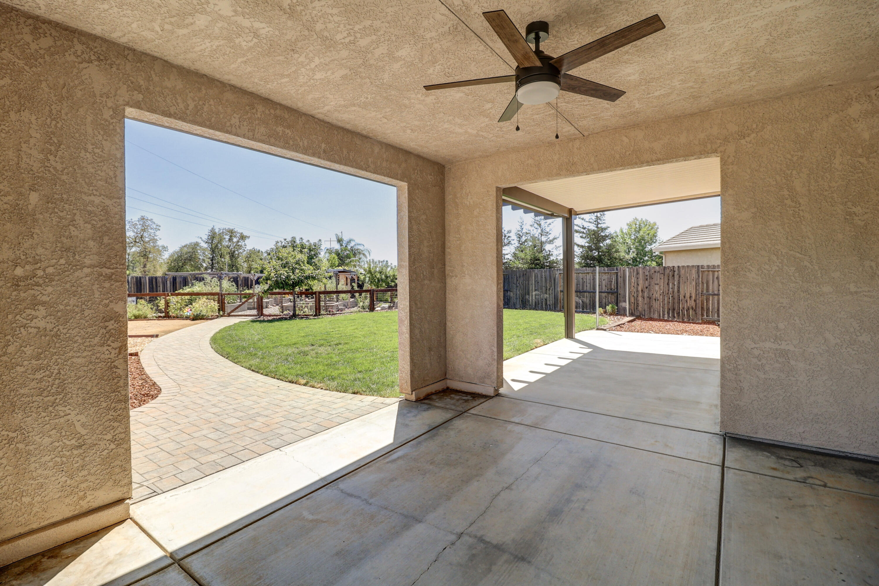 3863 Indian Wells Lane Redding, CA 96002 - Photo 46 of 63 Covered back patio
