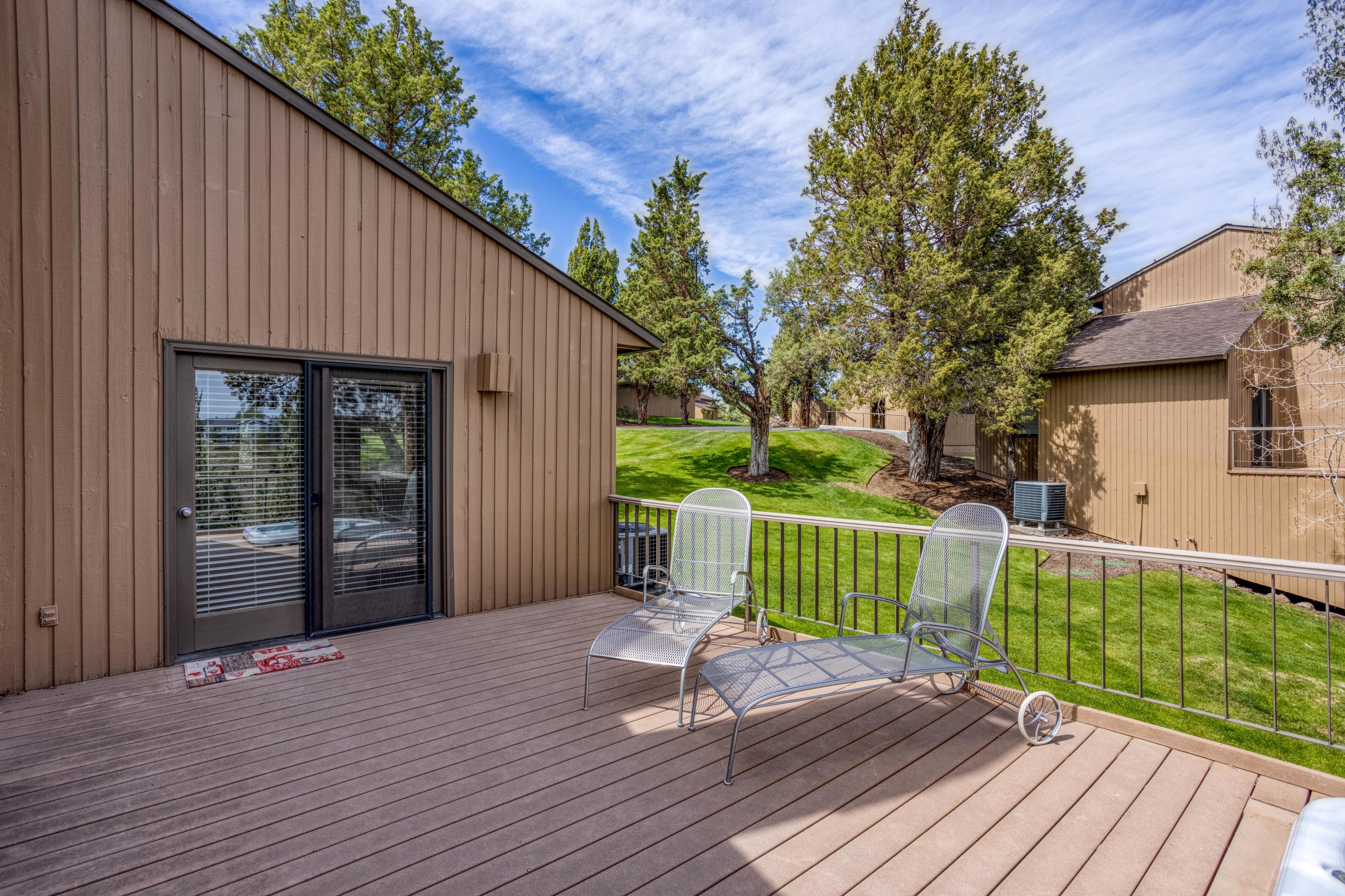 1970 Redtail Hawk Drive, Unit RV25 Redmond, OR 97756 - Photo 34 of 43 1970_Redtail_Hawk_Dr-16
