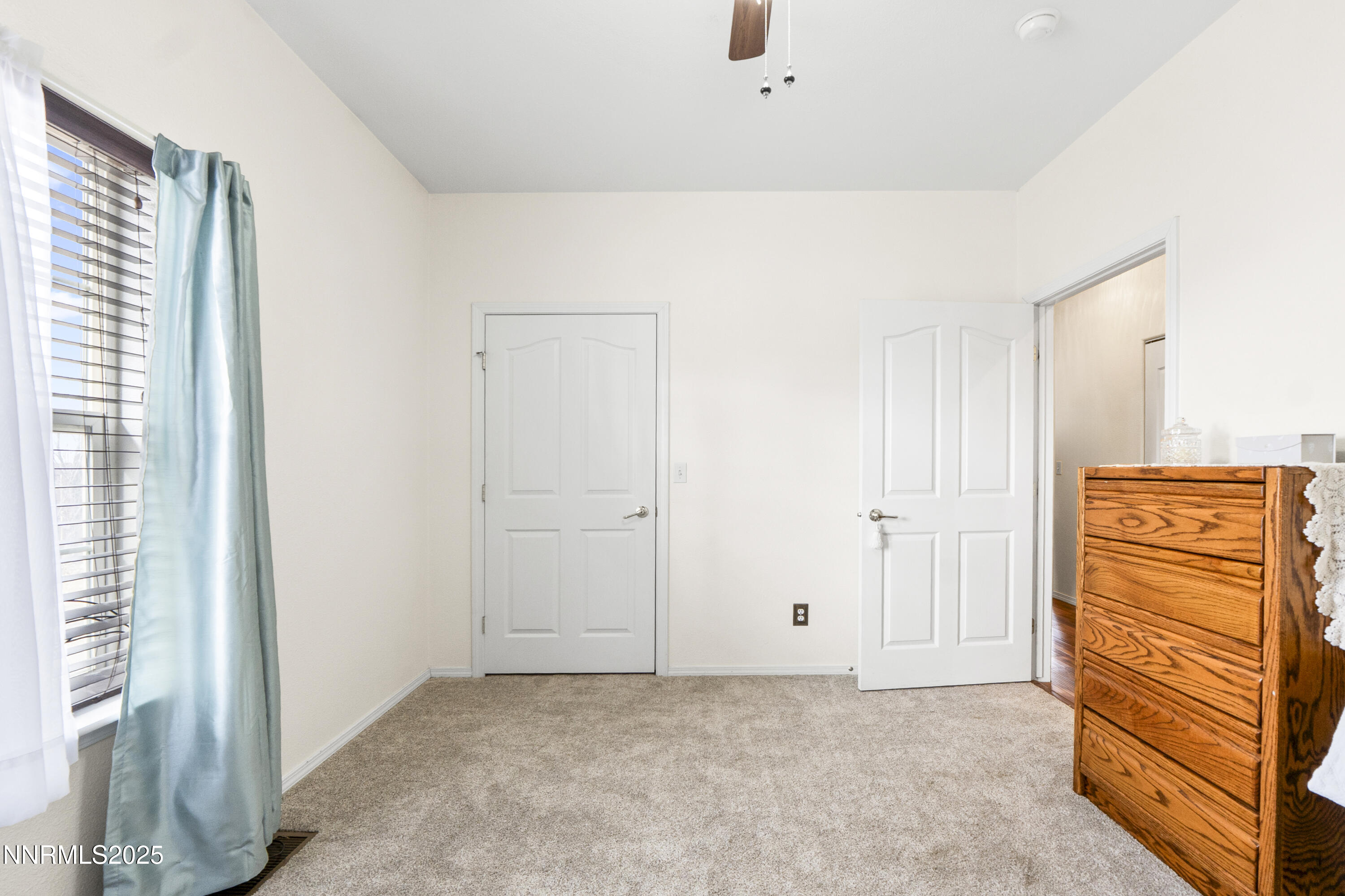 6990 Airport Road Winnemucca, NV 89445 - Photo 23 of 47 a view of walk in closet