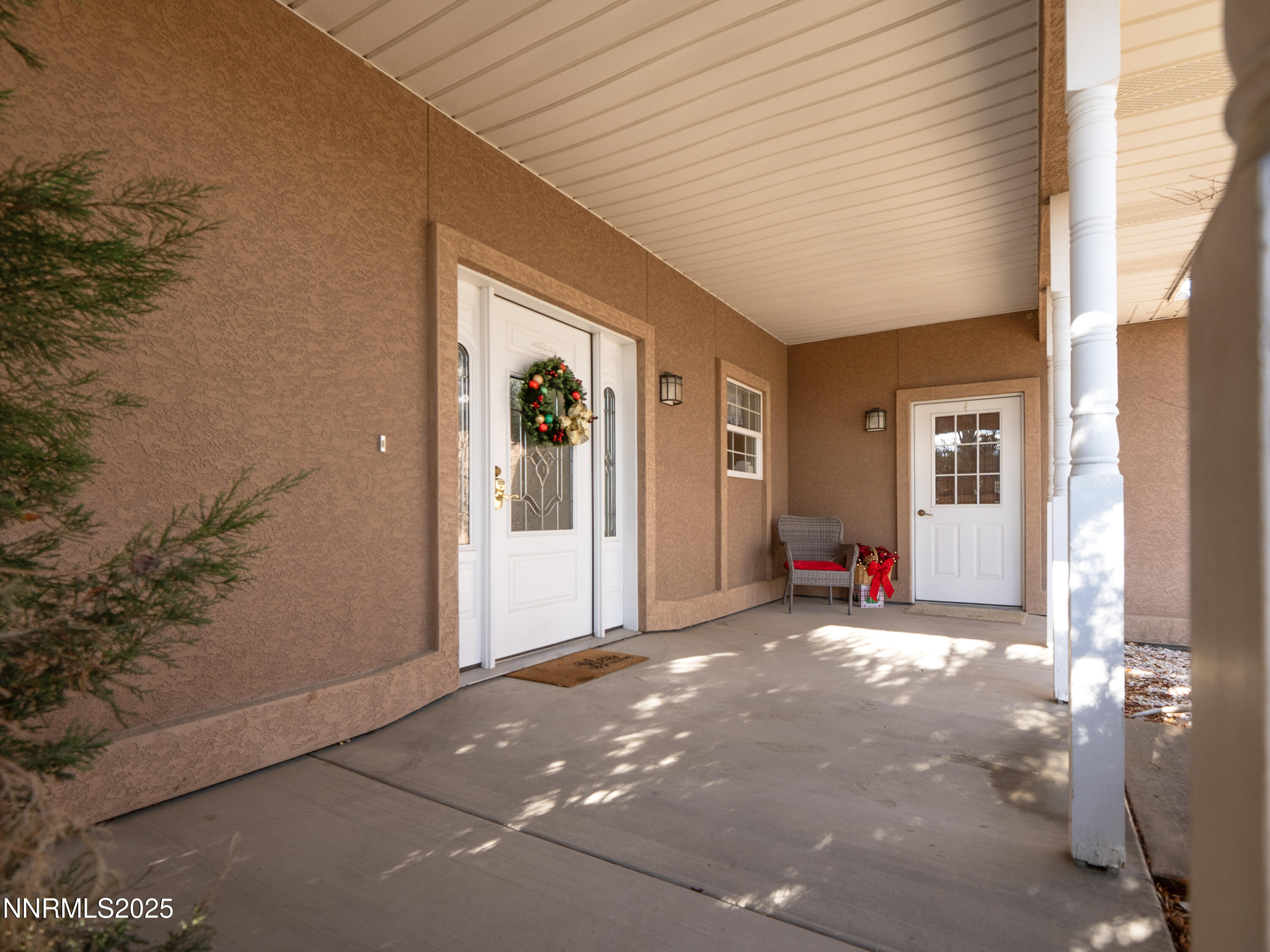 6990 Airport Road Winnemucca, NV 89445 - Photo 5 of 47 a view of a livingroom with a patio