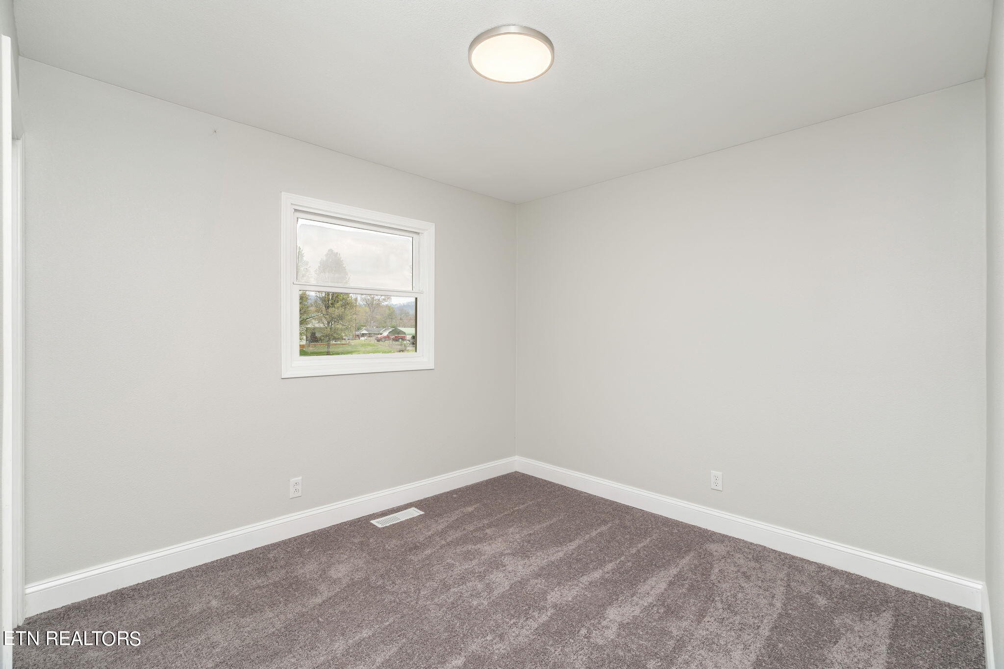 218 Oakmont Road Bean Station, TN 37708 - Photo 18 of 32 Gallery Image 18