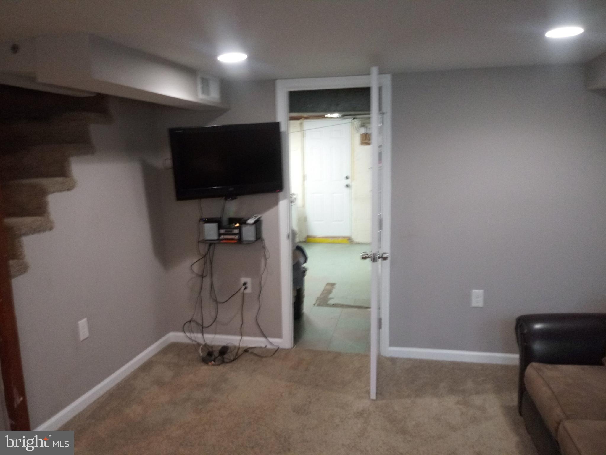 709 South Woodington Road Baltimore, MD 21229 - Photo 26 of 32 Gallery Image 26