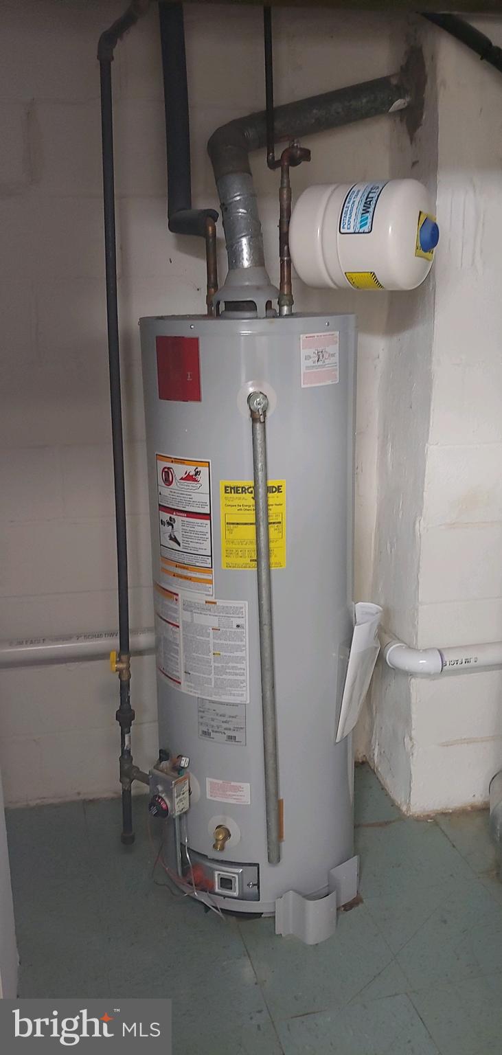 709 South Woodington Road Baltimore, MD 21229 - Photo 31 of 32 Hot Water Tank
