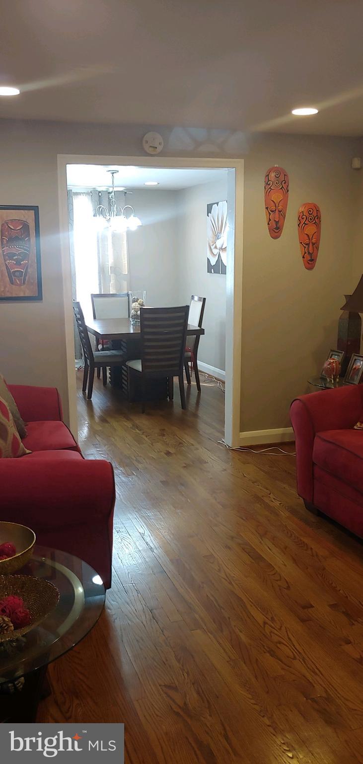709 South Woodington Road Baltimore, MD 21229 - Photo 7 of 32 Gallery Image 7