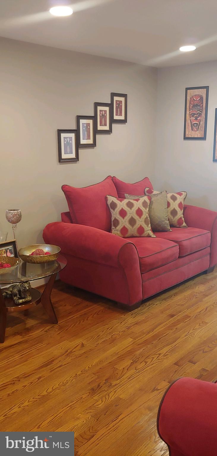709 South Woodington Road Baltimore, MD 21229 - Photo 8 of 32 Gallery Image 8