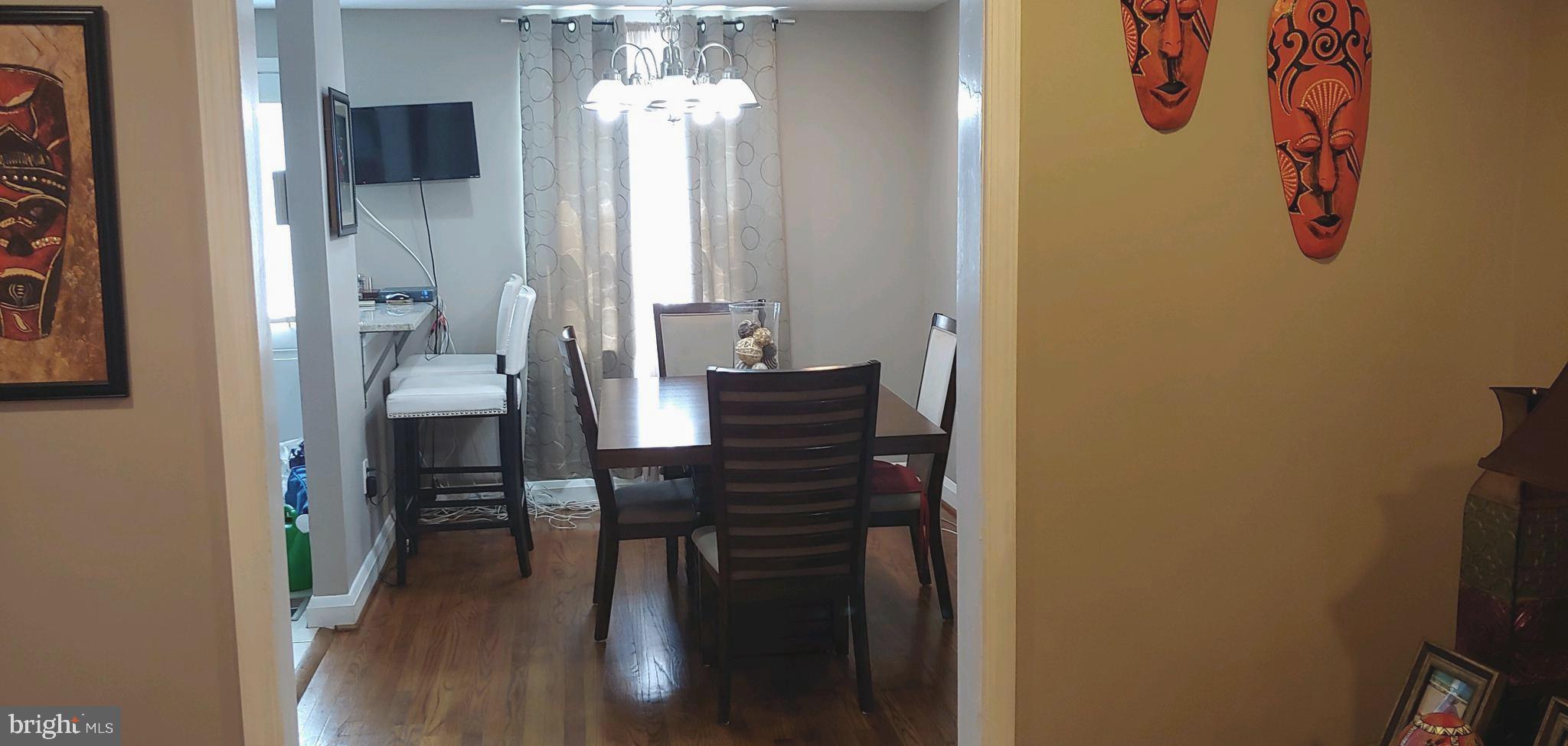 709 South Woodington Road Baltimore, MD 21229 - Photo 9 of 32 Dinning Room