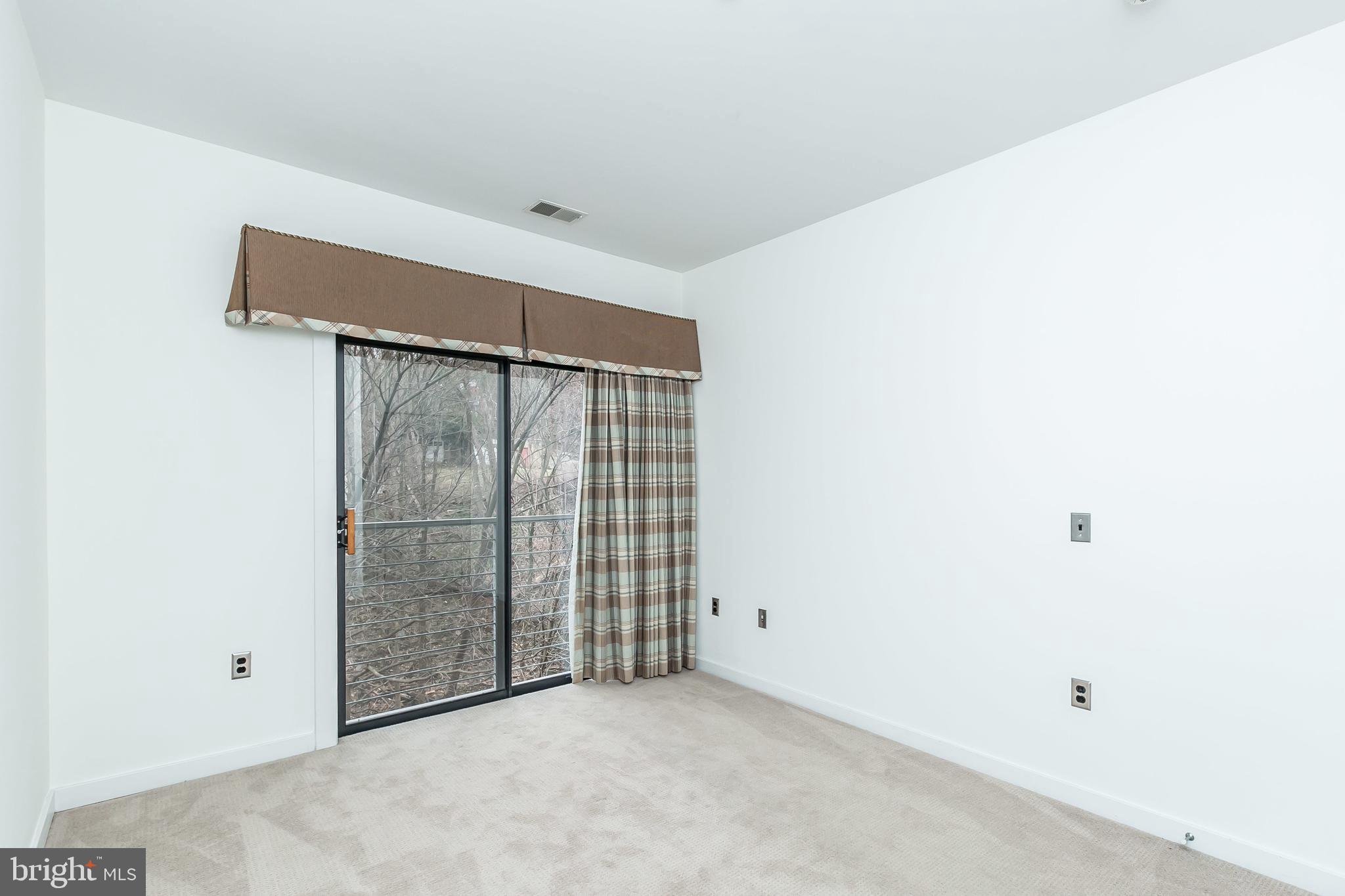 2007 Clipper Park Road, Unit 318 Baltimore, MD 21211 - Photo 27 of 38