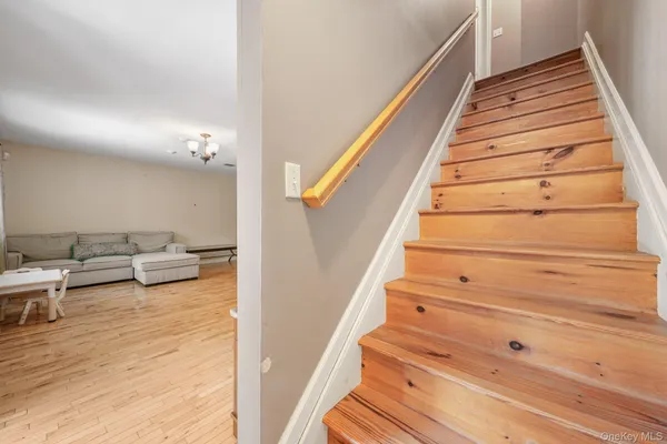 $385,000 | 29 Klint Court, Nanuet, NY 10954