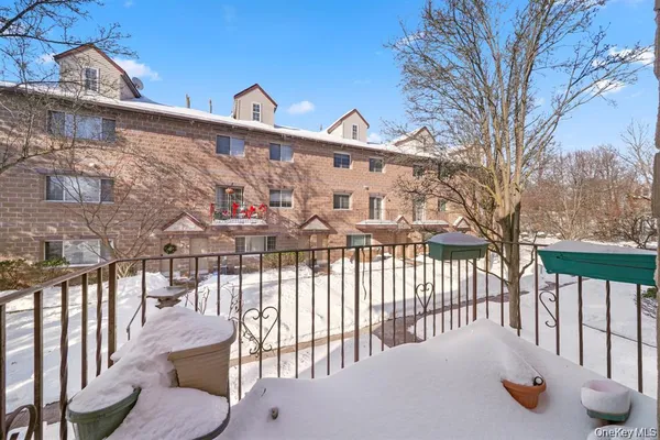 $385,000 | 29 Klint Court, Nanuet, NY 10954