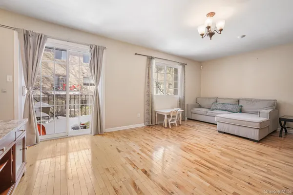 $385,000 | 29 Klint Court, Nanuet, NY 10954