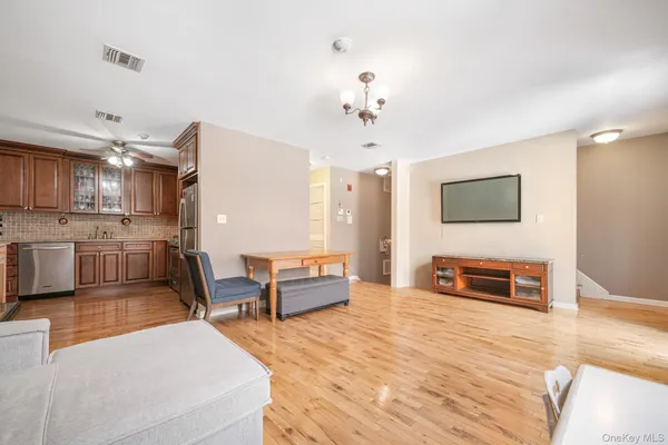 $385,000 | 29 Klint Court, Nanuet, NY 10954