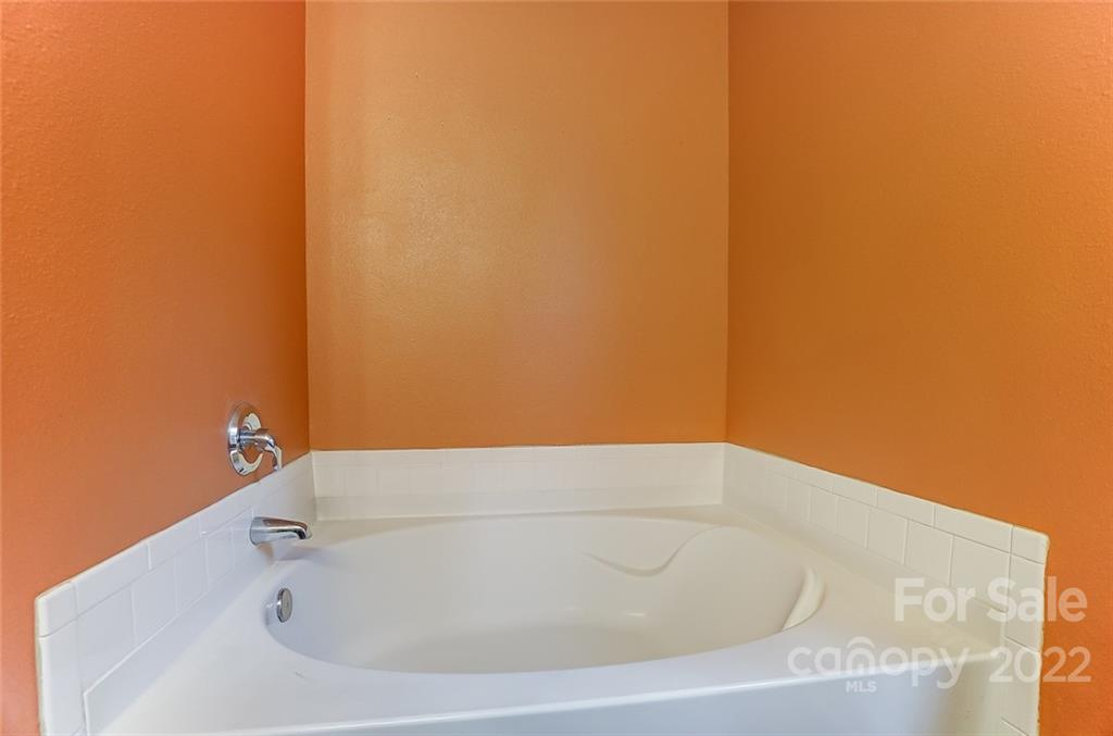 207 Old Carriage Road Clover, SC 29710 - Photo 33 of 48 a bathroom with a bathtub