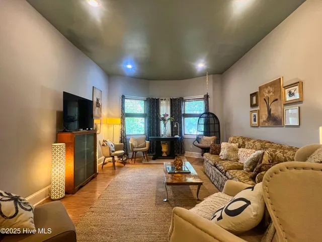 $368,000 | 1120 South 3rd Street, Wilmington, NC 28401