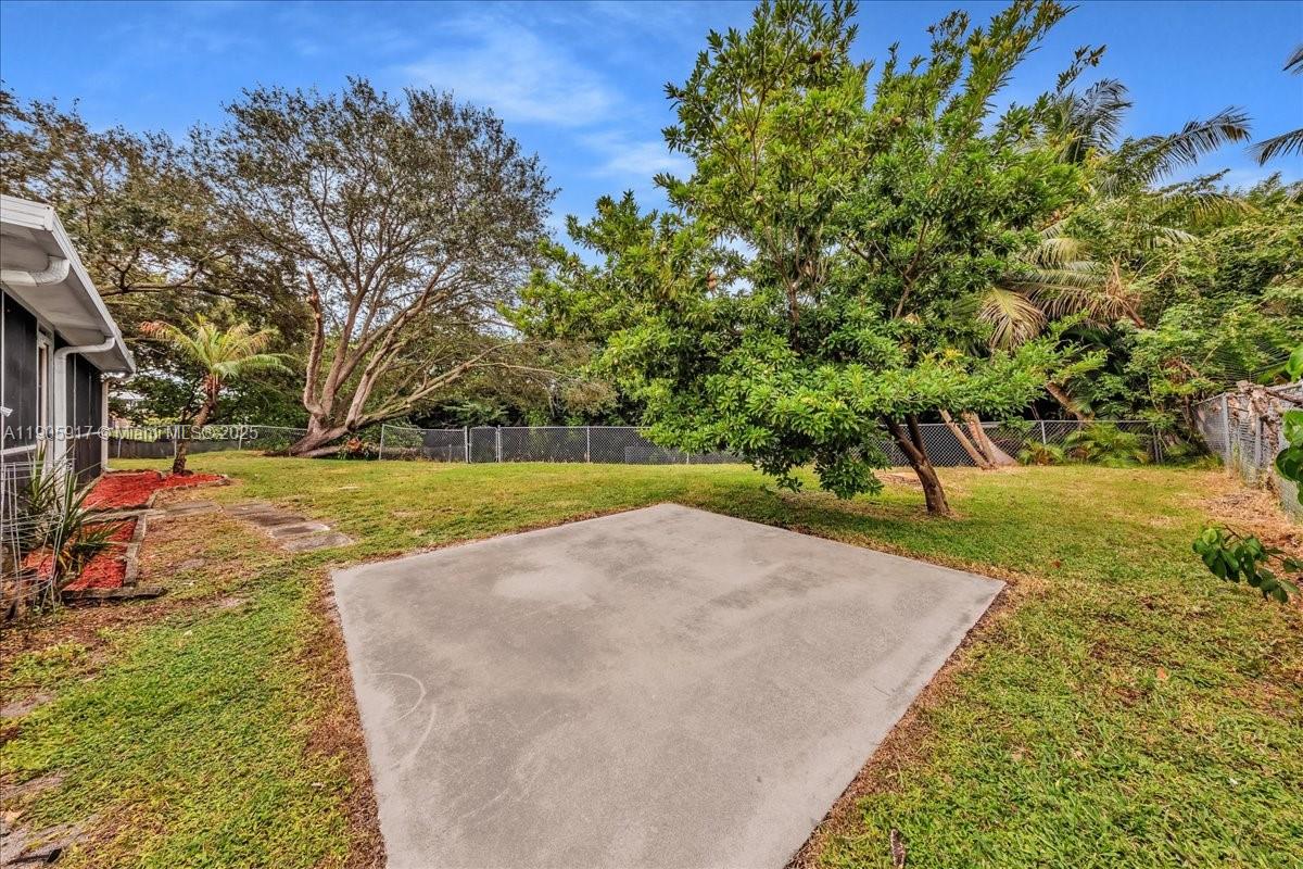 3930 Northwest 79th Way Davie, FL 33024 - Photo 27 of 33 a view of a park with large trees