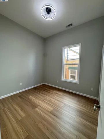 $2,400 | 716 Foothill Boulevard, Oakland, CA 94606