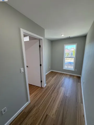 $2,400 | 716 Foothill Boulevard, Oakland, CA 94606