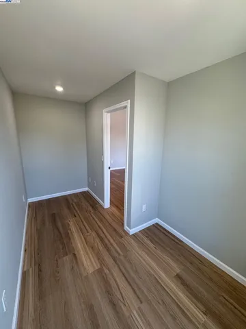 $2,400 | 716 Foothill Boulevard, Oakland, CA 94606