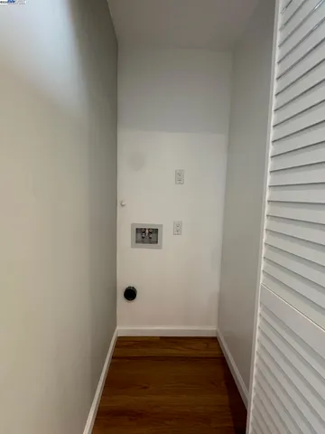 $2,400 | 716 Foothill Boulevard, Oakland, CA 94606