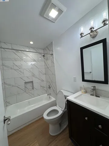 $2,400 | 716 Foothill Boulevard, Oakland, CA 94606