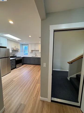 $2,400 | 716 Foothill Boulevard, Oakland, CA 94606