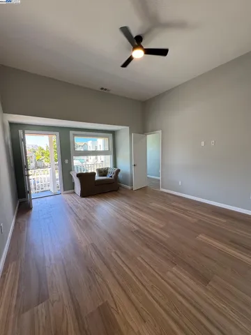 $2,400 | 716 Foothill Boulevard, Oakland, CA 94606