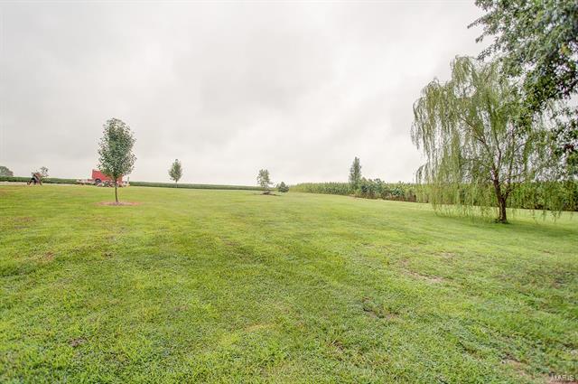 9514 State Route 143 Edwardsville, IL 62025 - Photo 26 of 29 a view of an ocean